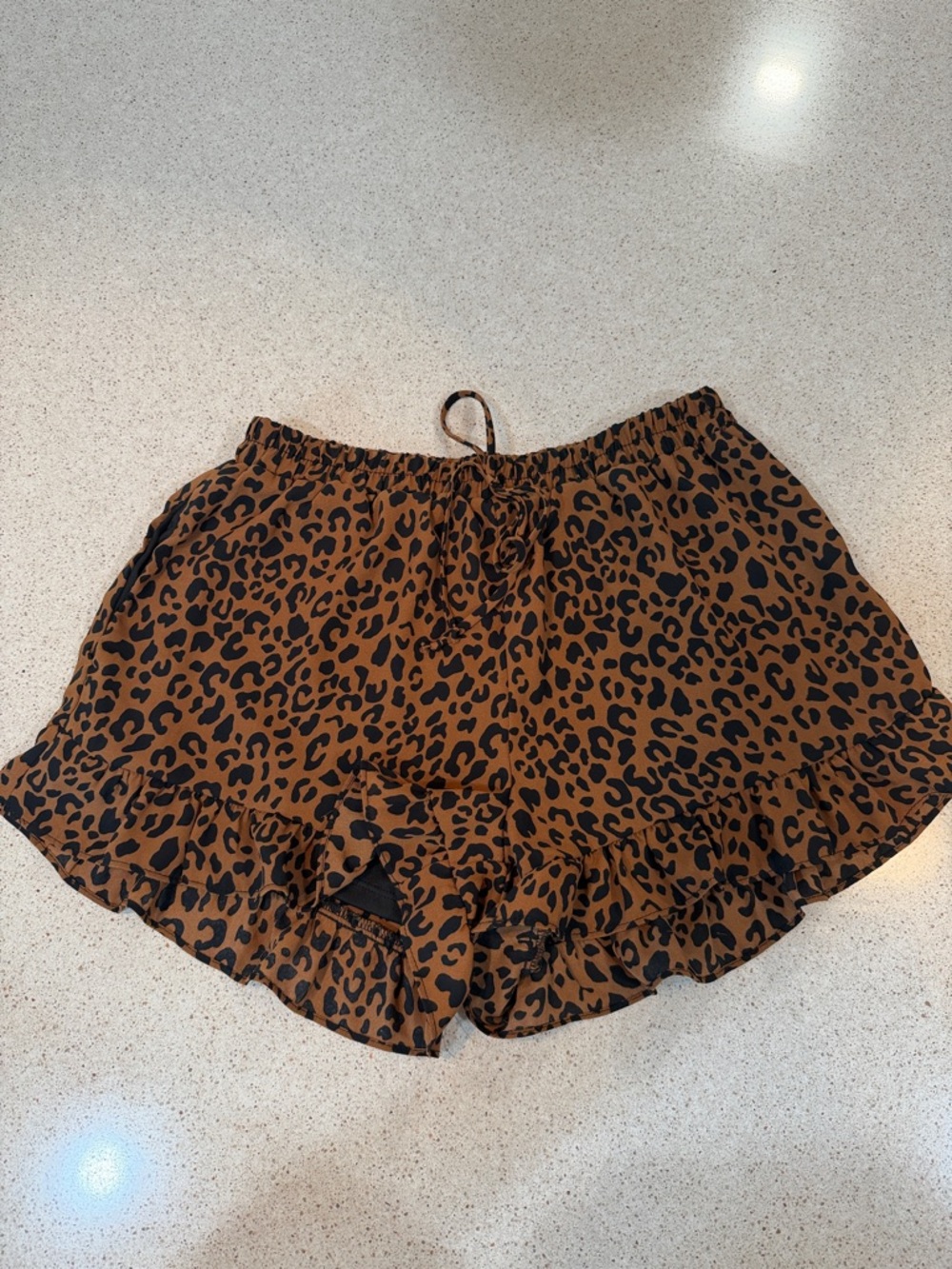 Sienna Sky Leopard Print Shorts Women’s Medium Ruffle Hem Brown Black